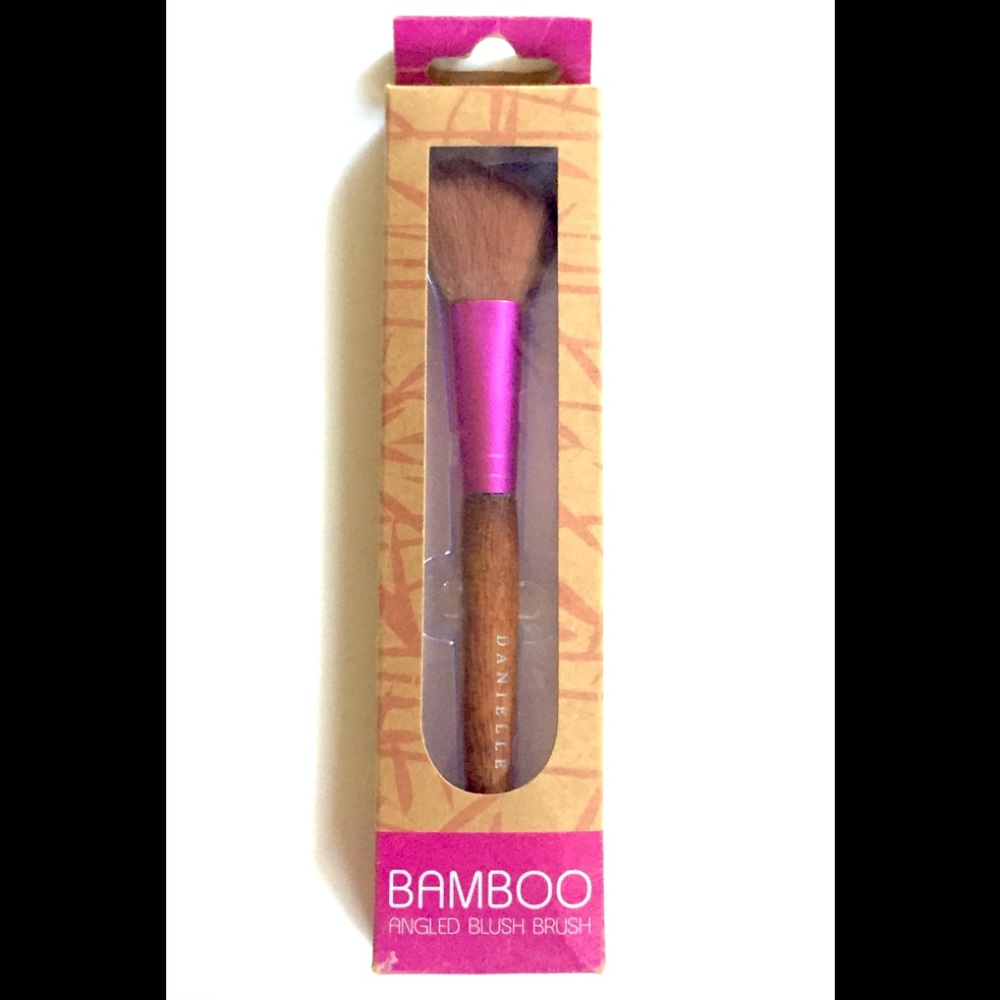 Danielle Professional Bamboo Angled Blush Brush